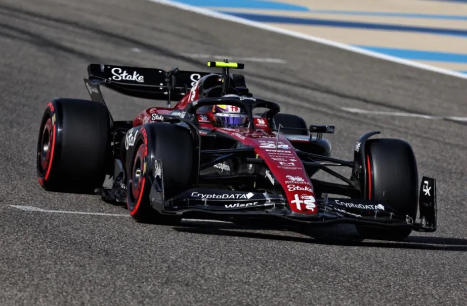 F1中國大獎賽正在進行！周冠宇：今年若有機會 想?yún)⒓酉翹BA的集訓