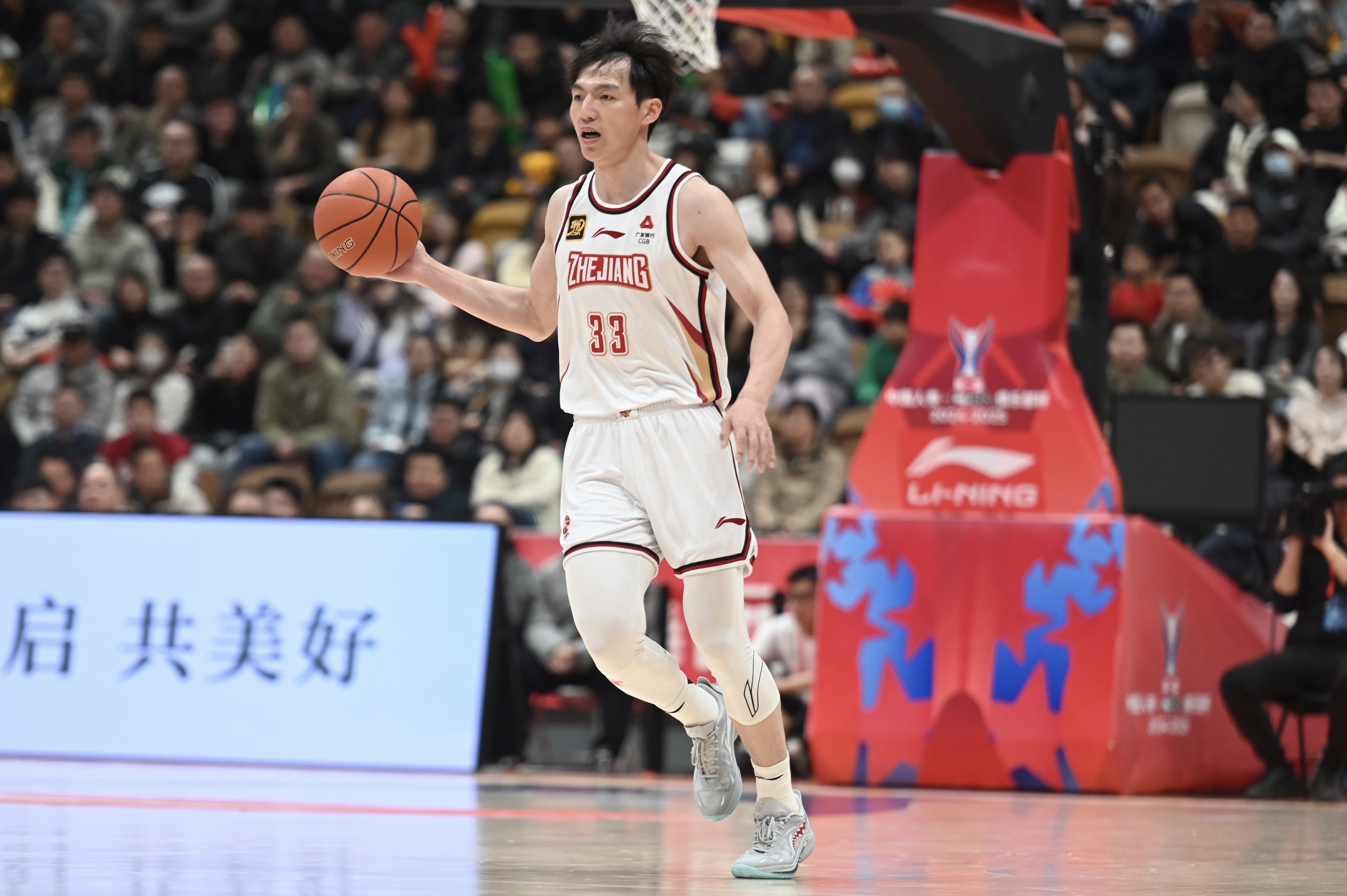 雙槍表現(xiàn)不錯(cuò)！吳前和陸文博均9中5&三分合計(jì)15中7合砍30分